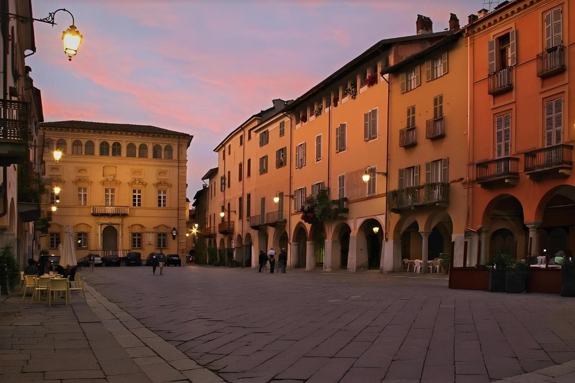 Centro Storico Luminoso Spazio Al Piazzo Биелла Экстерьер фото